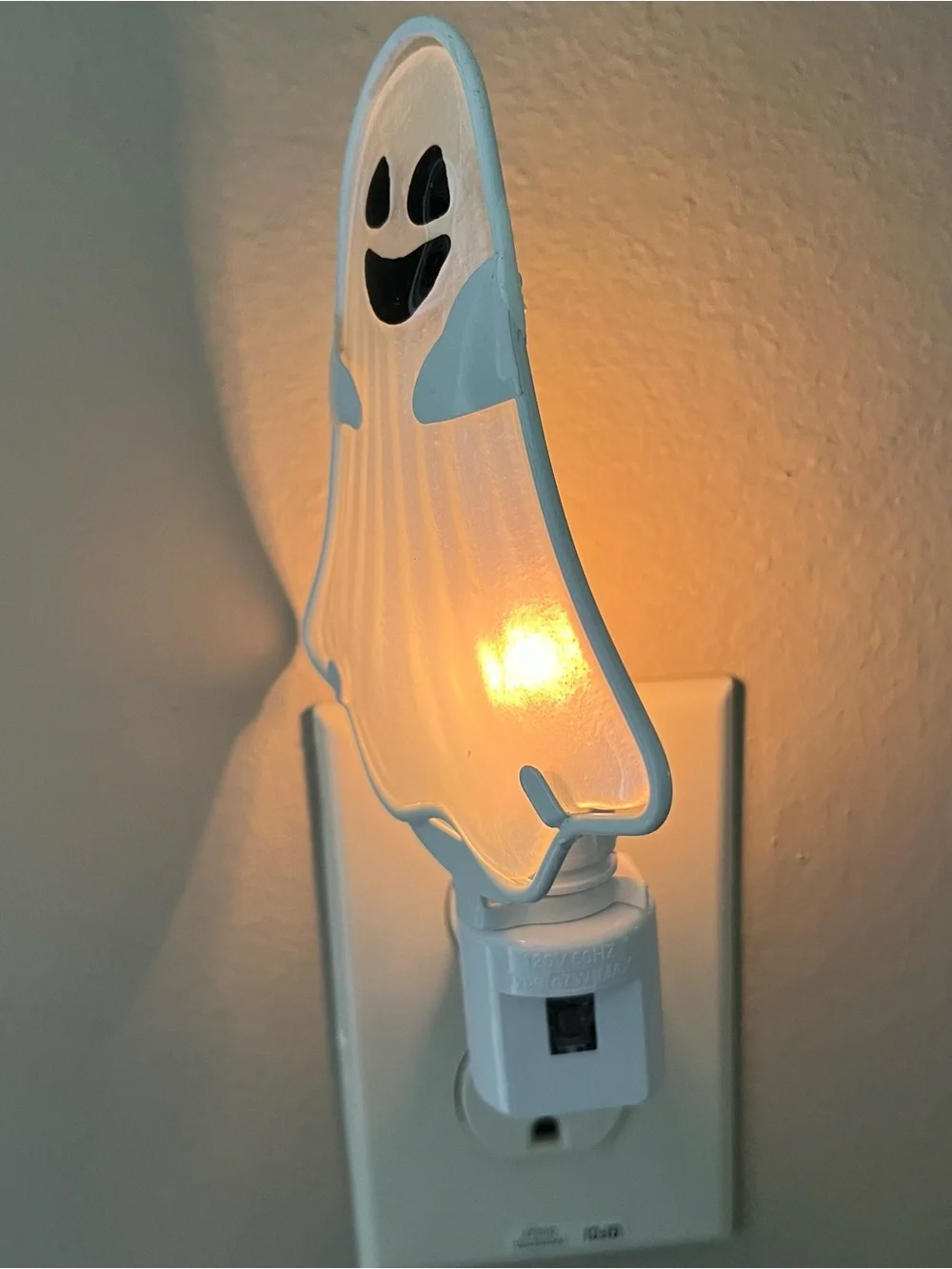 Kirkland's Home Halloween Ghost Night Light NIB Swivel Plug Light Sensor